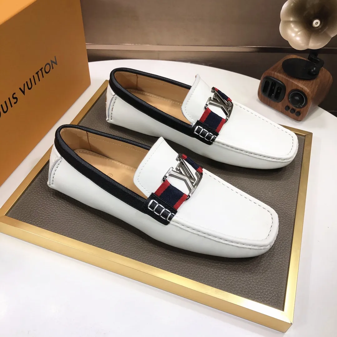Men's men's shoes 💰420💰 [LV Doudou shoes] (water-dyed cowhide lining) new model is on the market, available on the official website. The new Doudou shoes are processed into single-color materials, and the uppers are made of imported cowhide material. The body of the shoe is fully hemmed with mark thread, and is lined with imported original cowhide leather. The elegant shoe shape is super suitable for all-matching, and the size is 38-44.